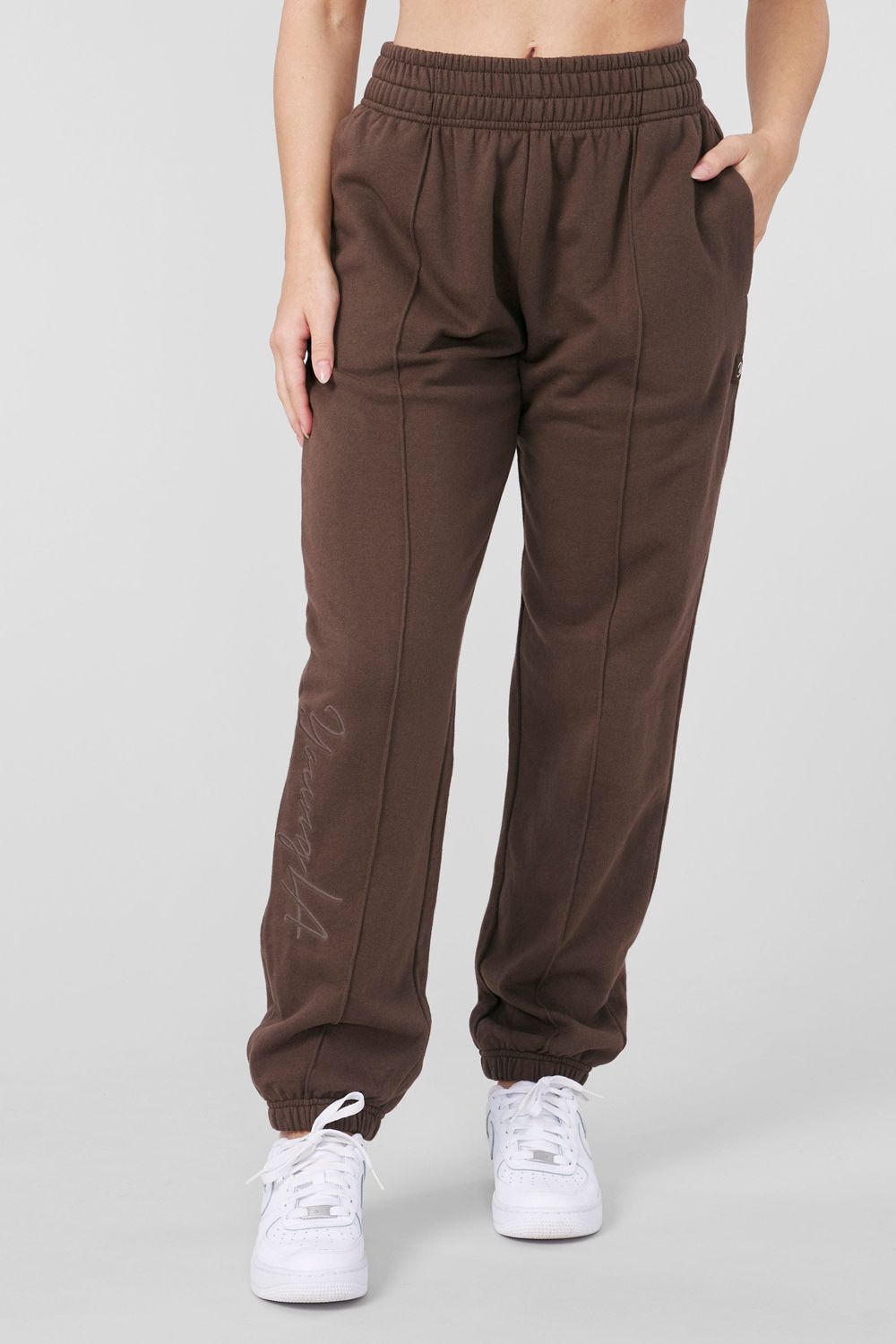 Young LA W202 - Script Joggers Dark Brown Canada | DLMB-08546