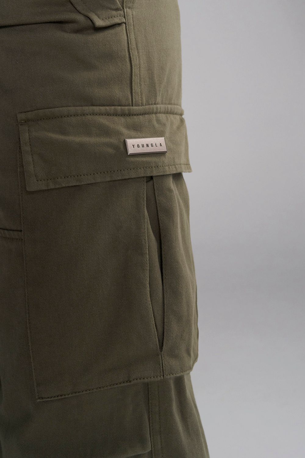 Young LA W206 - Metro Cargos Olive Canada | RFUD-43179